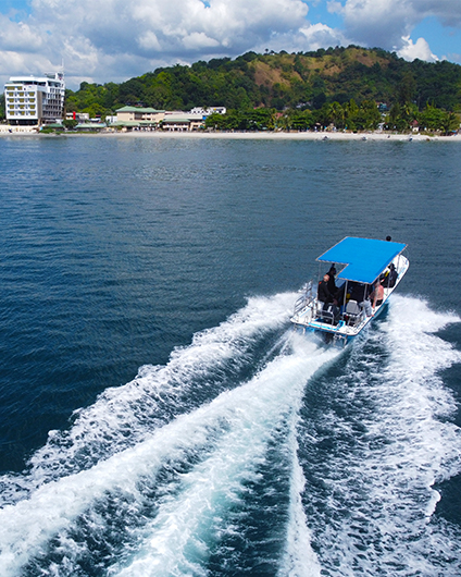 Scubaholics Subic Speed Boat